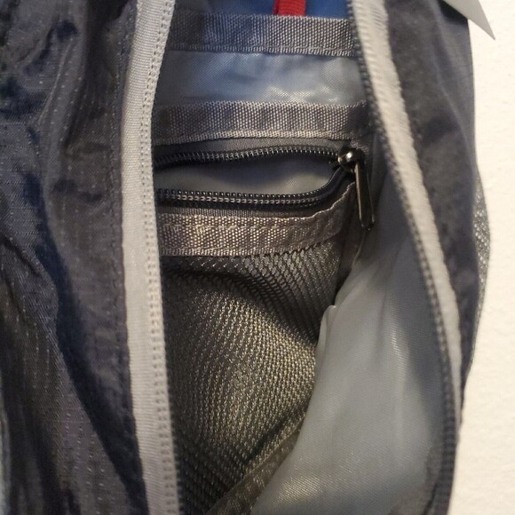 Waterfly Sling Pack - Black Gray Adjustable Strap Pockets Zippered NWT - Picture 13 of 16